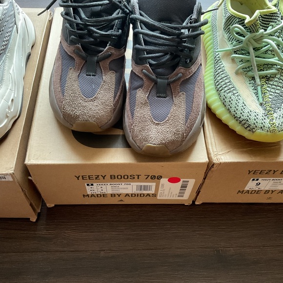 Yeezy lot 5 pairs 4 pairs og all sizes 9-10.5 - Picture 3 of 5